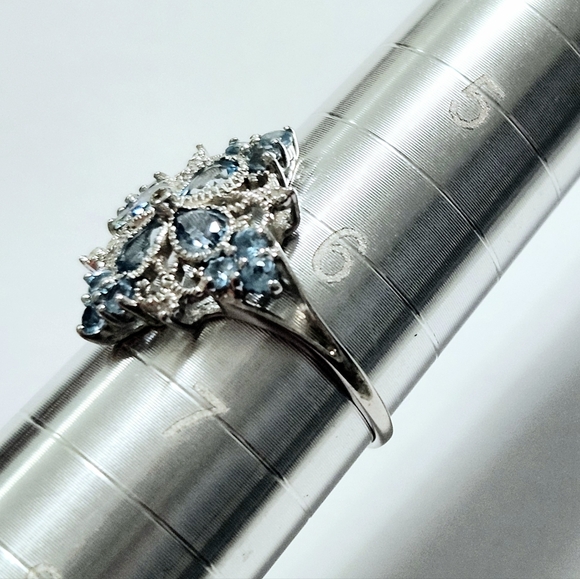 1.20ct Blue TOPAZ & Diamond 10K Gold Flower Ring - Picture 8 of 9